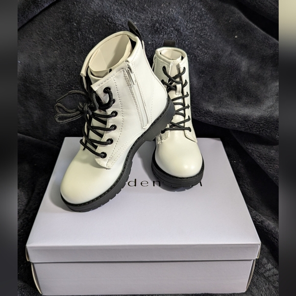MADDEN GIRL Kurrt Combat Boots Crocodile White - Picture 2 of 14